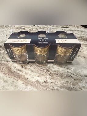 Promsiz Gold Trim Vodka Shot Glass Set
